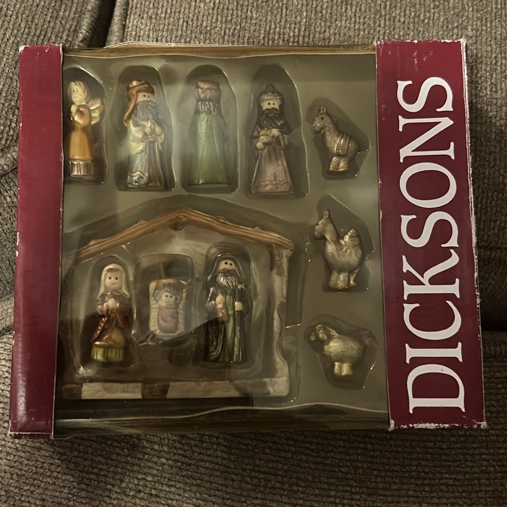 Rare Dicksons 11-Piece Mini Nativity Scene Resin Figurines Christmas Set w/Box